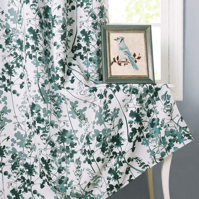 Gardin med lummigt blommönster