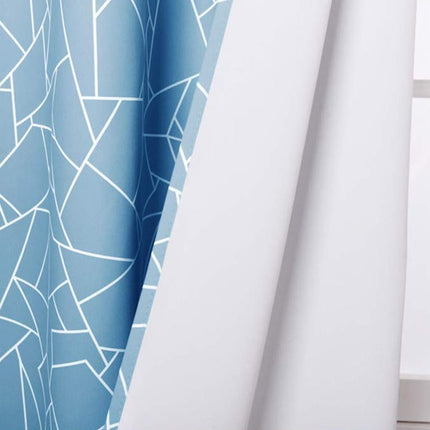 Mörkläggningsgardin med modernt geometriskt mönster