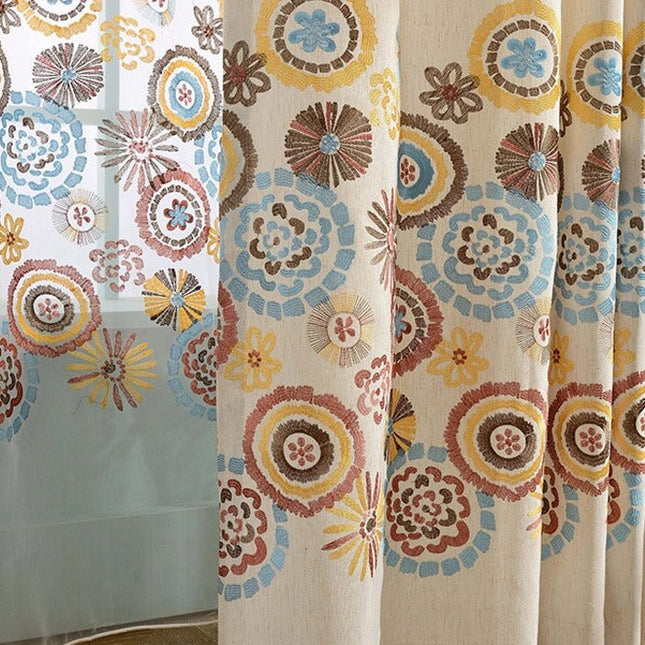 Gardin med bohemiskt blommönster