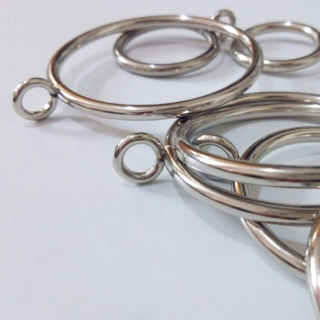 Gardinringar i metall med antik look