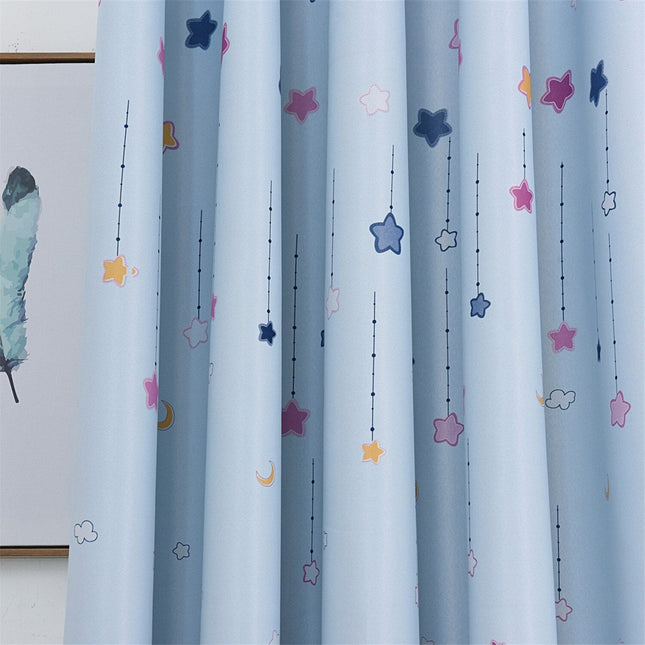 Barngardin med motiv av stad