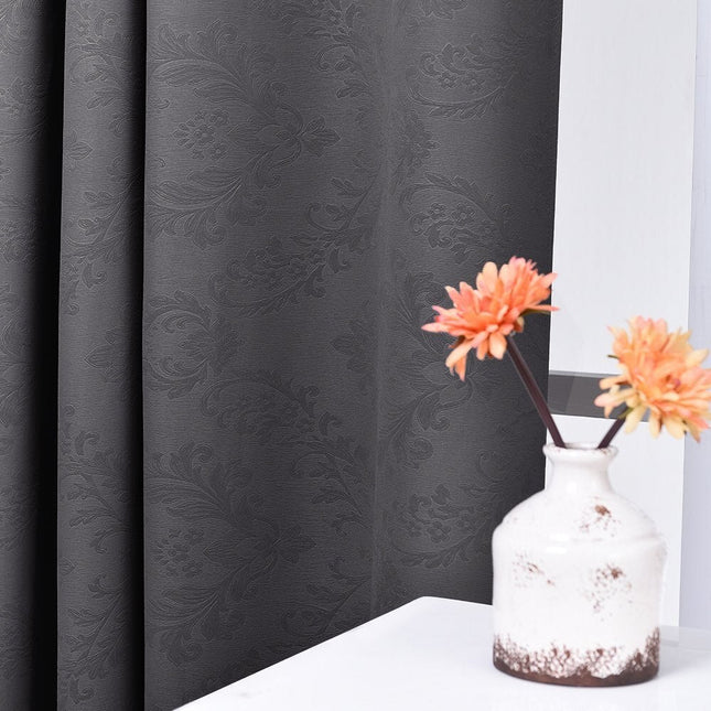 Mörkläggningsgardin med präglat damastmönster