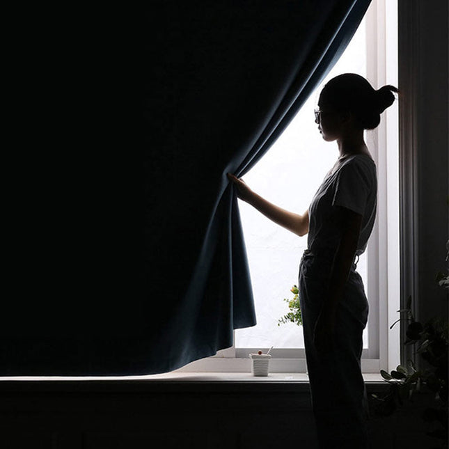 Gardin med kardborreband utan borrning