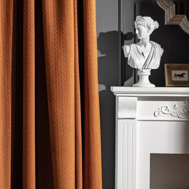 Gardin med präglat vävt mönster