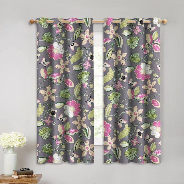 Mörkblå gardin med färggrant blommönster