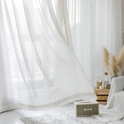 Tunn gardin med naturlig linnekänsla