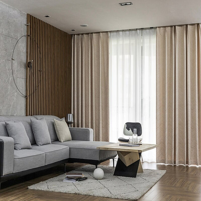 Brun mörkläggningsgardin Cavan med vågmönster