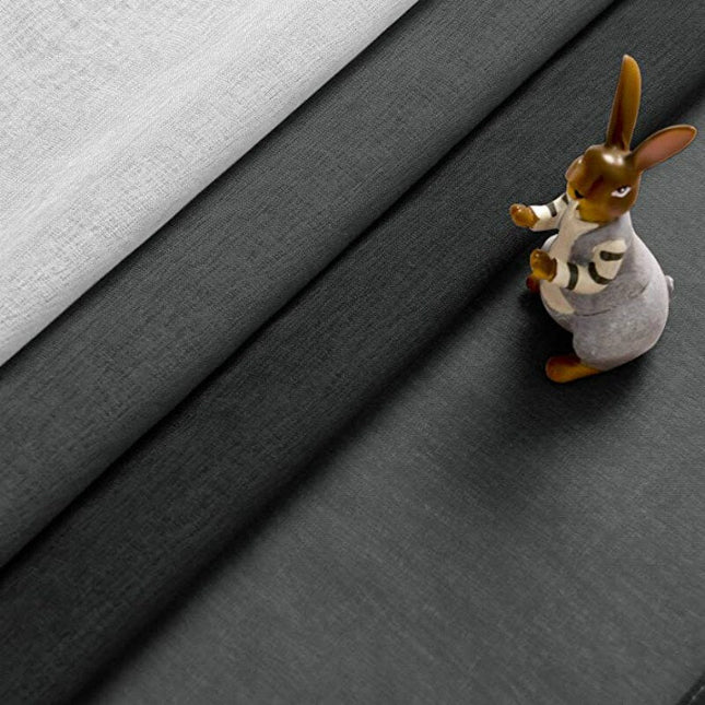 Tunn gardin med svartvit ombre-effekt