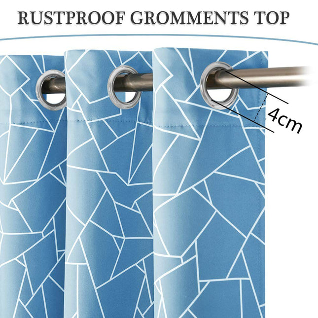 Mörkläggningsgardin med modernt geometriskt mönster