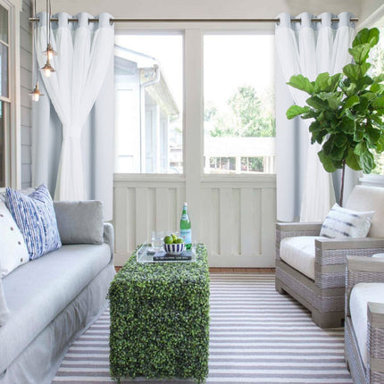 Vattentät gardin för uteplats med öglor.