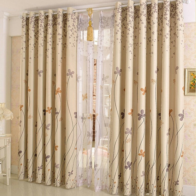 Mörkläggningsgardin med stiliserat blommönster