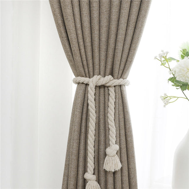 Mörkbeige gardin för vardagsrum och sovrum.