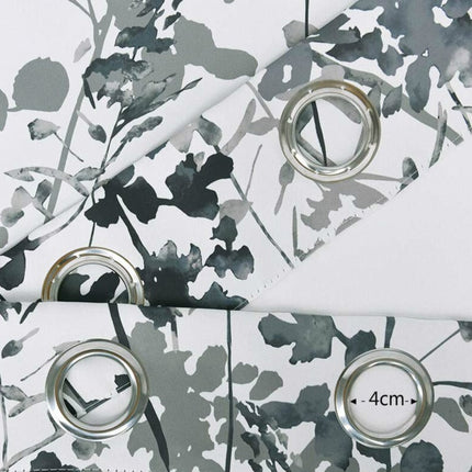 Gardin med lummigt blommönster