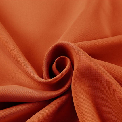 Enfärgad mörkläggningsgardin för total mörkläggning