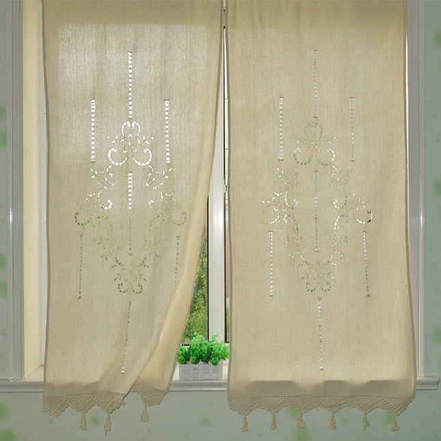 Beige gardinkappa i linne-look med tofsar