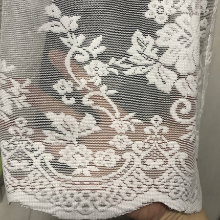 Vit voilegardin med fin textur