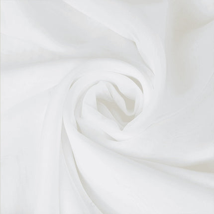 Utomhusgardin med breda hällor