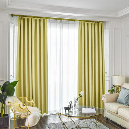 Gul gardin i skandinavisk stil