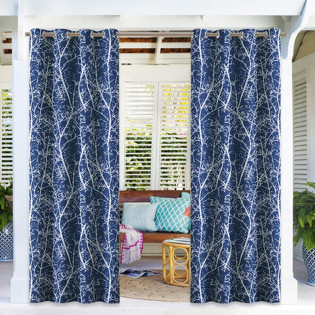 Mönstrad utomhusgardin med grenmotiv