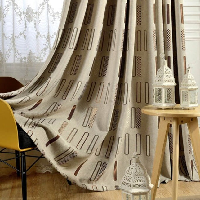 Mönstrad gardin med modern design