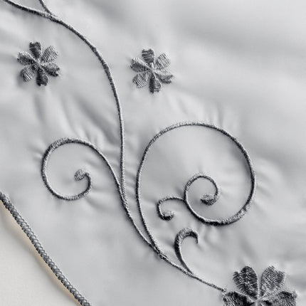 Hissgardin med broderi för köksfönster