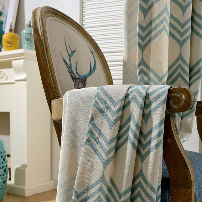 Gardin med skandinaviskt geometriskt mönster