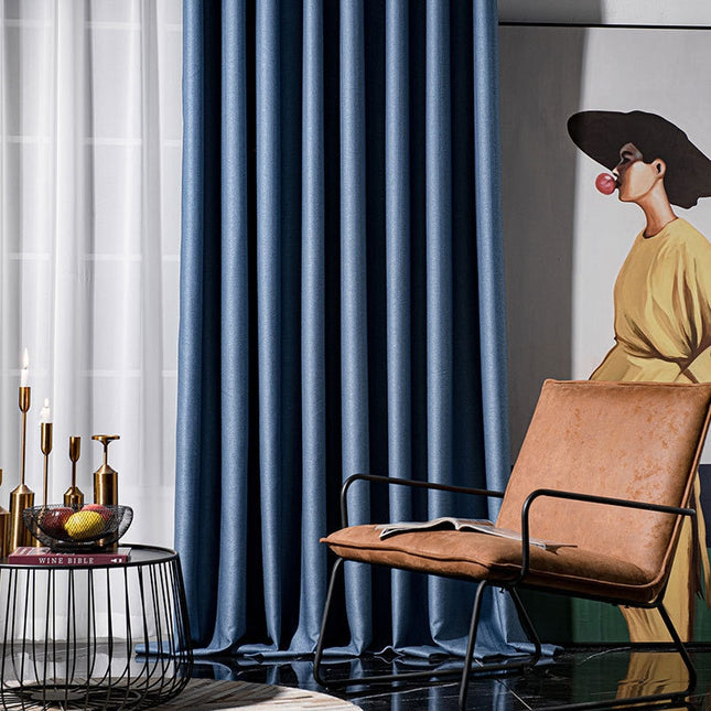 Modern panelgardin för fönster och rumsavdelare