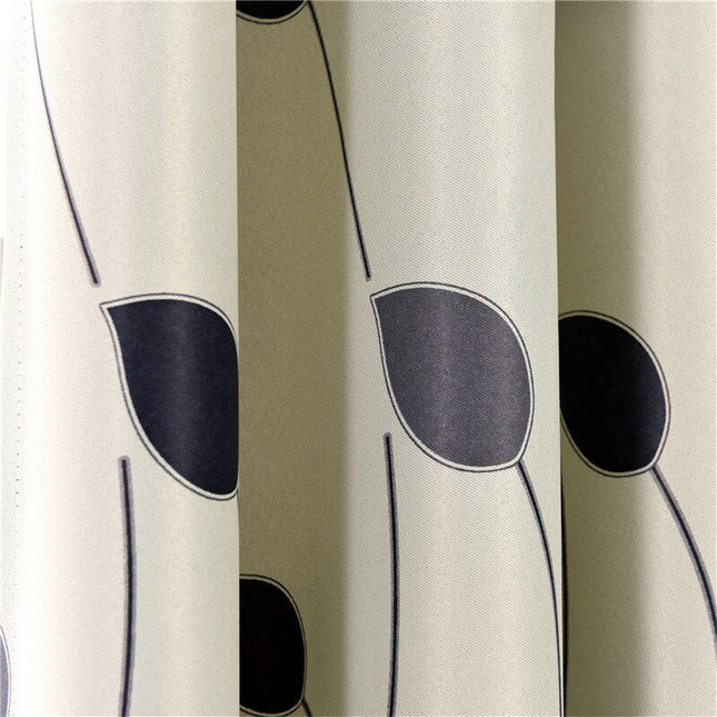 Mönstrad gardin med moderna blad