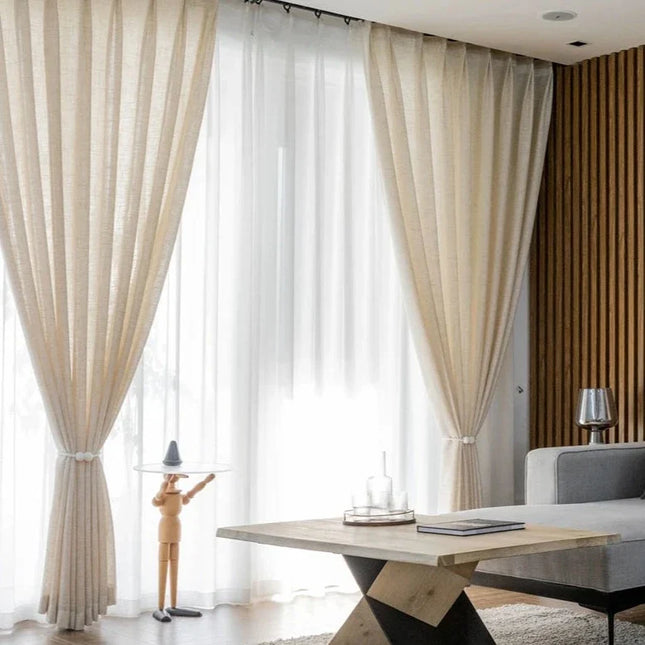 Ljusbeige tunn gardin för vardagsrum
