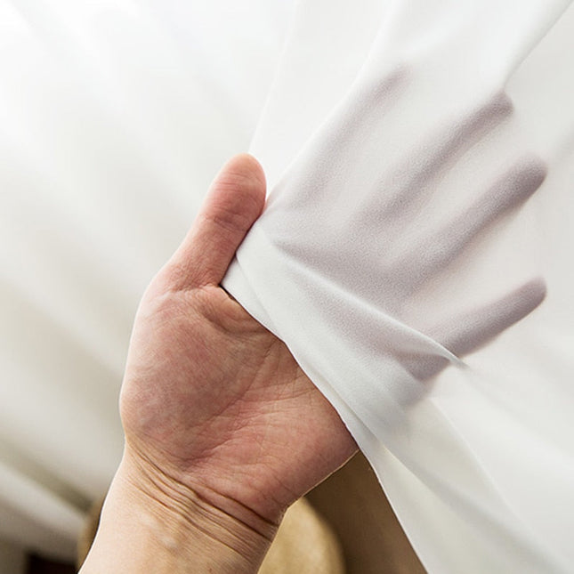 Ljusfiltrerande vit tunn gardin för fönster