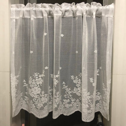 Vit voilegardin med fin textur