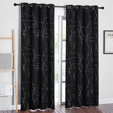 Svart mörkläggningsgardin med silverlinjer