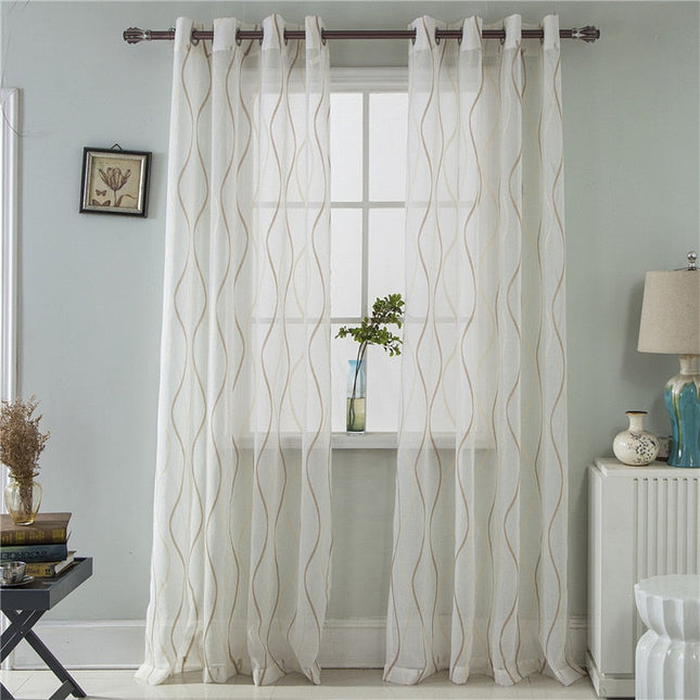 Tunn gardin med vertikalt vågmönster