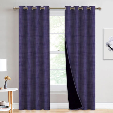 Grön mörkläggningsgardin med vävd struktur