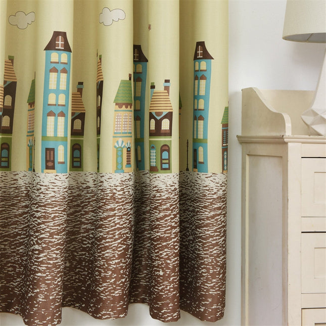 Barngardin med motiv av stad