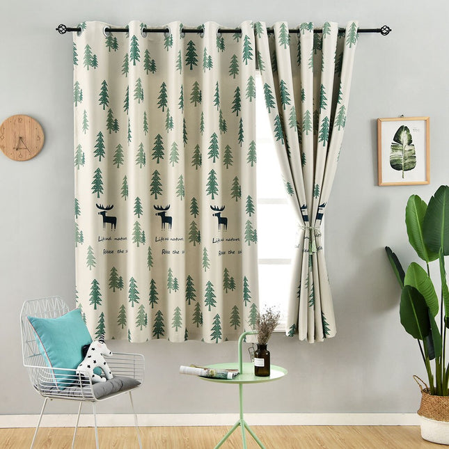 Mörkläggningsgardin till barnrum med skogsmotiv