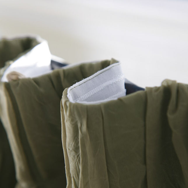 Dubbellagers gardin med mörkläggning och voile