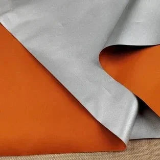 Svart mörkläggningstyg med silverbaksida