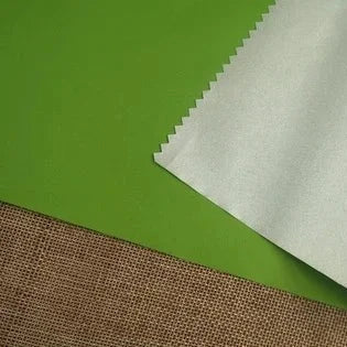 Svart mörkläggningstyg med silverbaksida