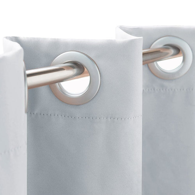 Enkel vit utomhusgardin med öljetter