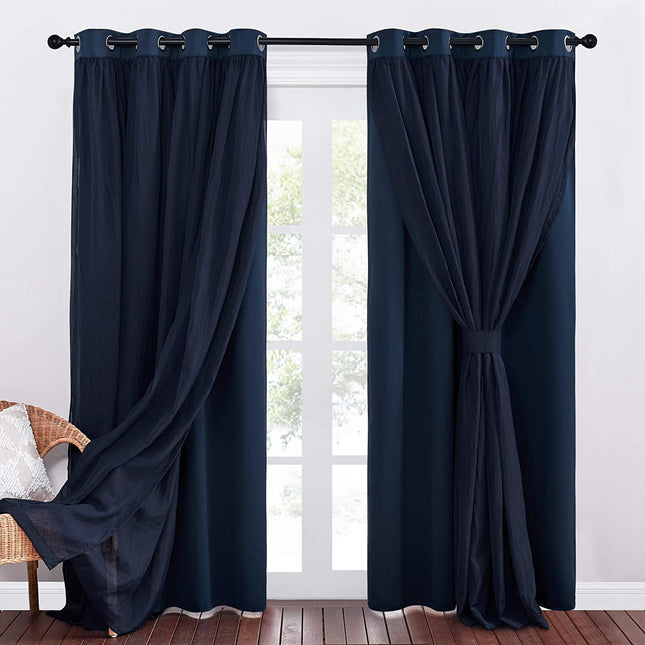 Dubbel gardin med mörkläggning och voile.