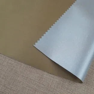 Svart mörkläggningstyg med silverbaksida