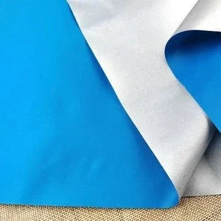 Svart mörkläggningstyg med silverbaksida