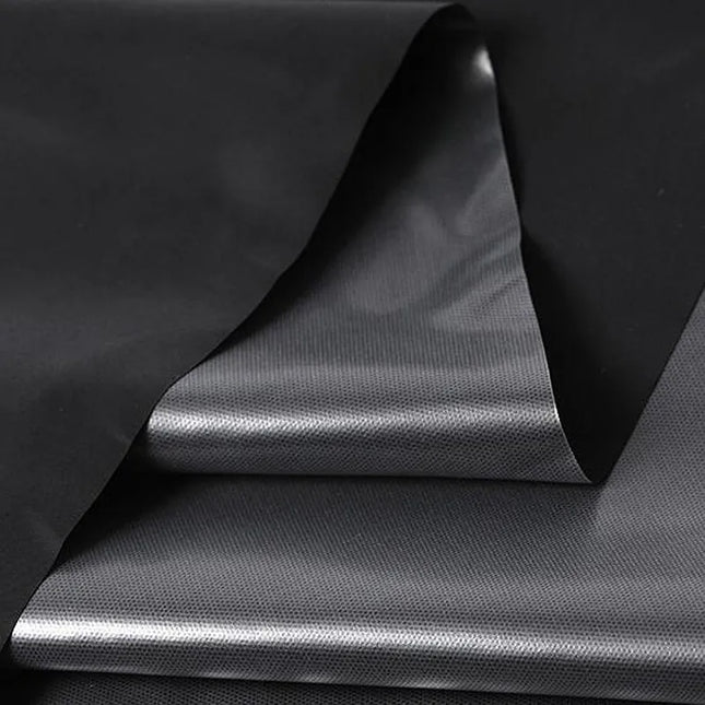 Färgat mörkläggningstyg för egna gardiner