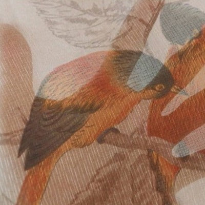 Tunn gardin med vackert fågelmotiv