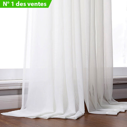 Enkel och stilren vit voilegardin