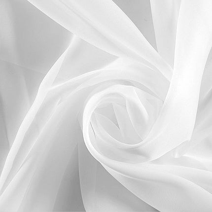 Enkel och stilren vit voilegardin