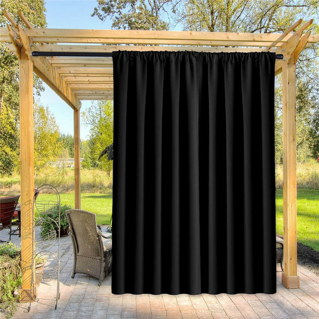 Svart mörkläggande utomhusgardin
