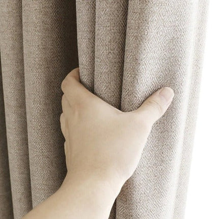 Mörkbeige gardin för vardagsrum och sovrum.
