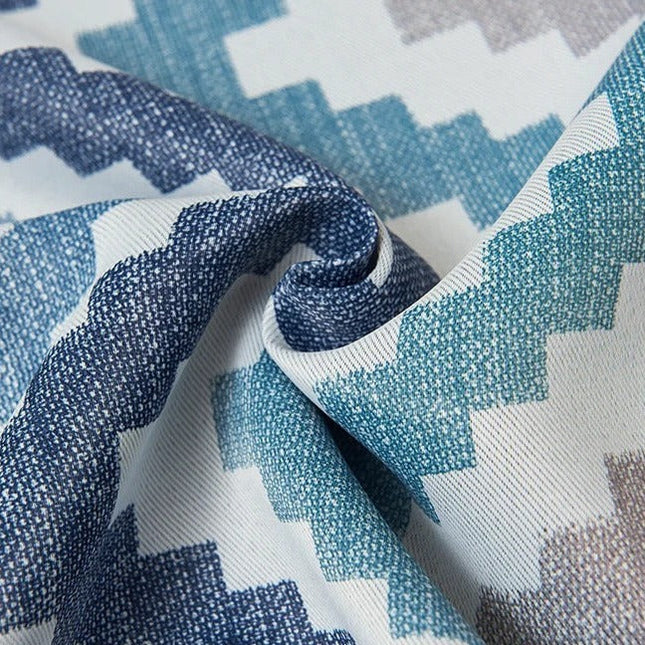 Blå mörkläggningsgardin Penedo med chevron